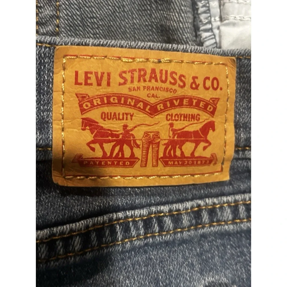 Levi's Women Shorts W32 Blue Denim Shorts Jeans‎ Stretch Med Wash Mid Rise